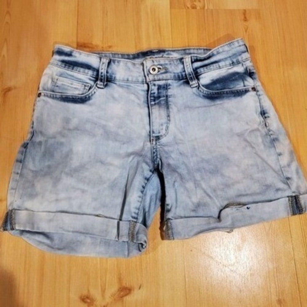 Arizona Jean Company Juniors‎ Shorts